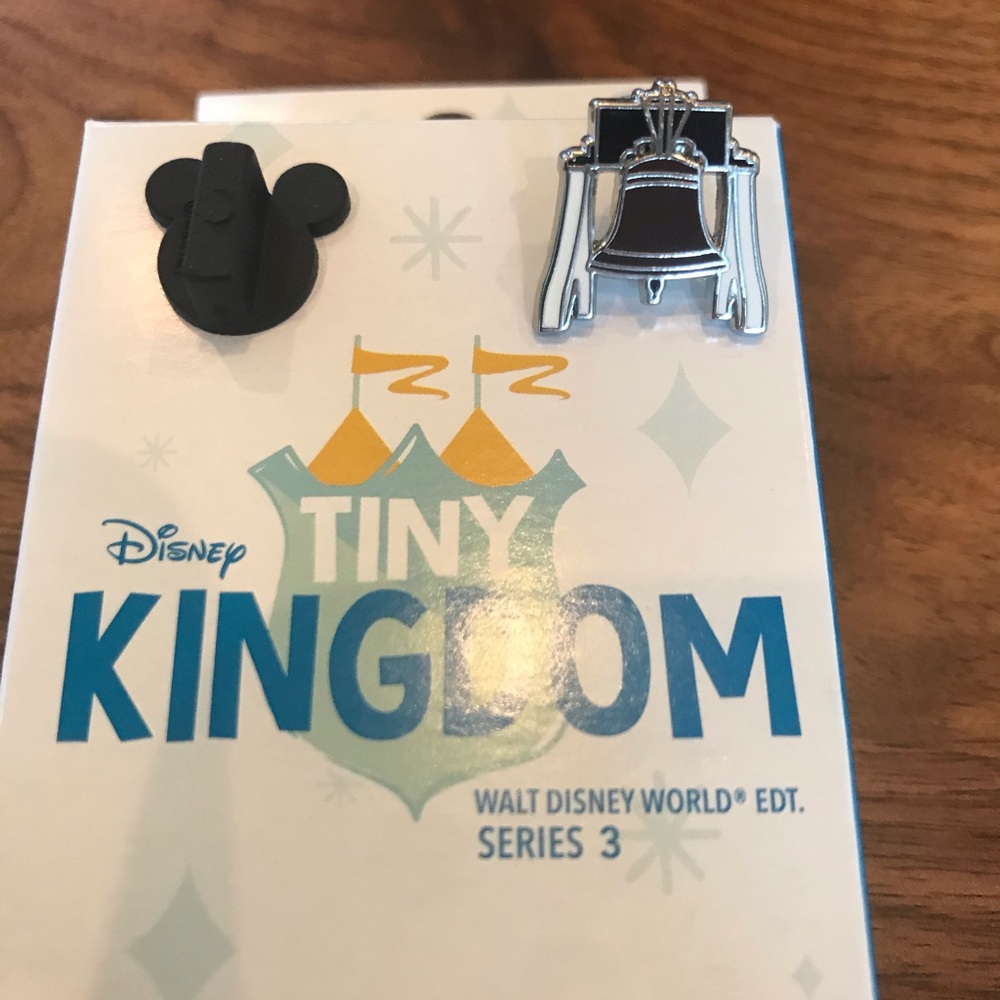 Disney Tiny Kingdom - Liberty Square Bell